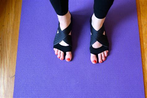 yoga schuhe nike|Nike Studio Wrap Review: Nike Yoga Shoes – Brett Larkin Yoga.